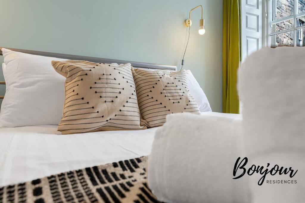 Monge Suite Old Town 2Br-1Ba, Near Royal Mile By Bonjour Residences אדינבורו מראה חיצוני תמונה