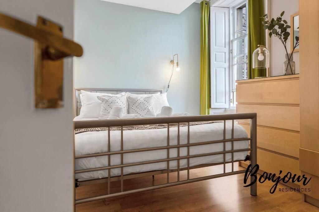 Monge Suite Old Town 2Br-1Ba, Near Royal Mile By Bonjour Residences אדינבורו מראה חיצוני תמונה