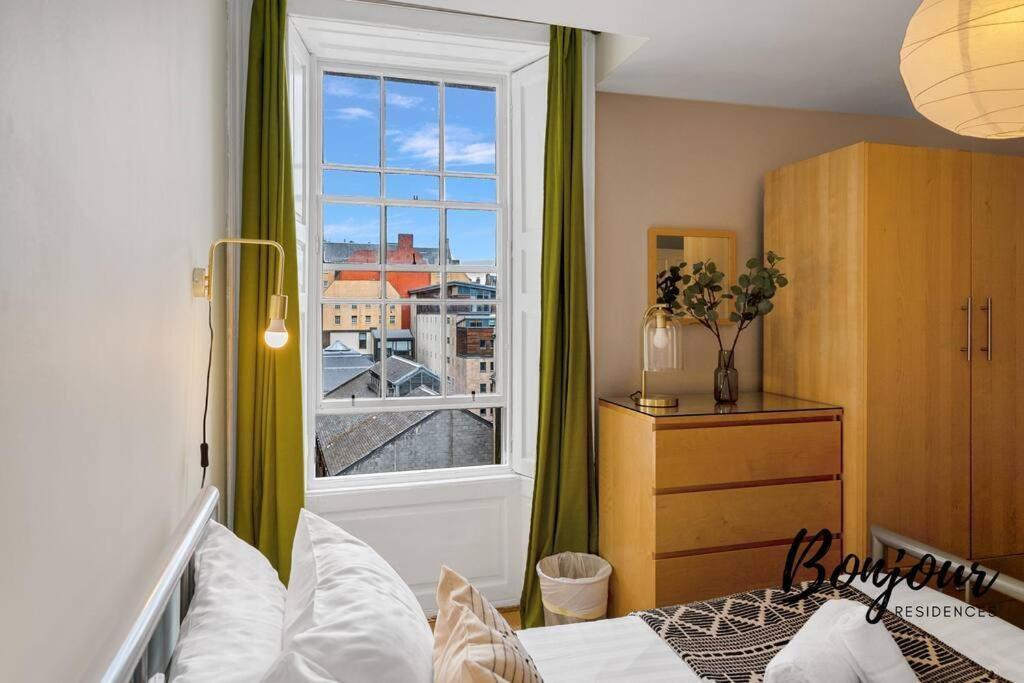 Monge Suite Old Town 2Br-1Ba, Near Royal Mile By Bonjour Residences אדינבורו מראה חיצוני תמונה