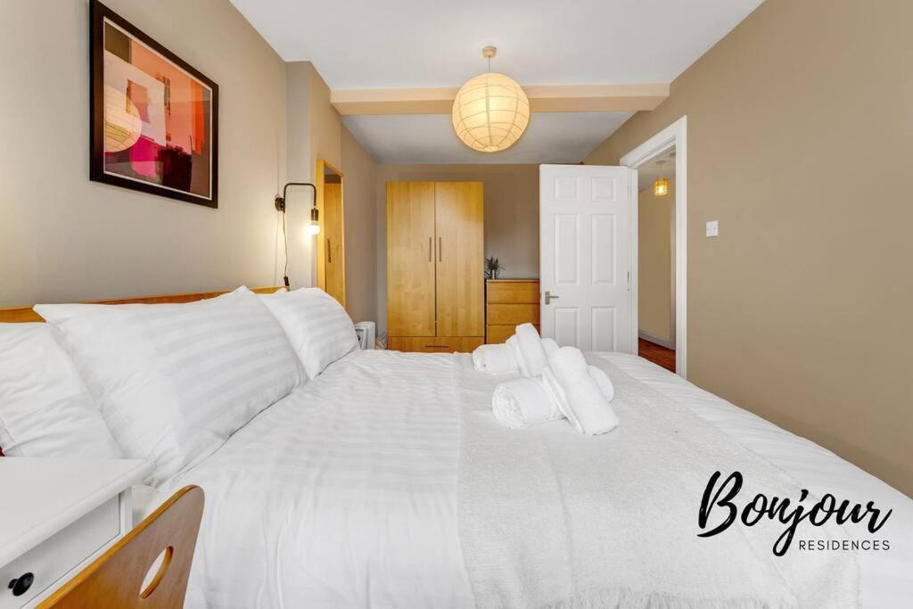 Monge Suite Old Town 2Br-1Ba, Near Royal Mile By Bonjour Residences אדינבורו מראה חיצוני תמונה